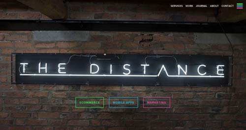 Ejemplos de paginas web que hacen uso de botones fantasma: The Distance